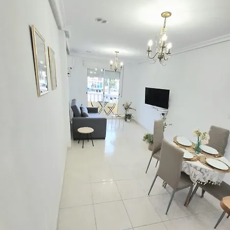 Apartment With Queensize Bed, Wifi, Ac, 5 Min Walk To The Torrevieja