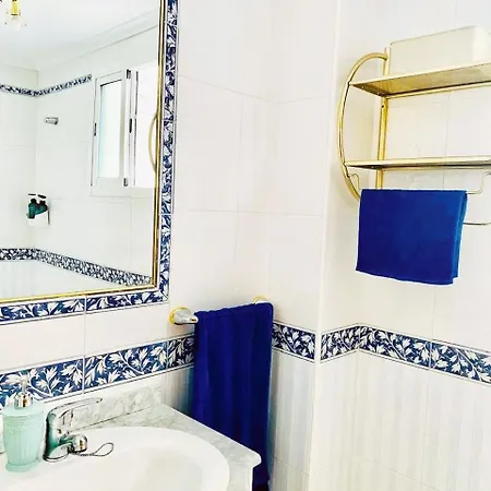 Apartment With Queensize Bed, Wifi, Ac, 5 Min Walk To The