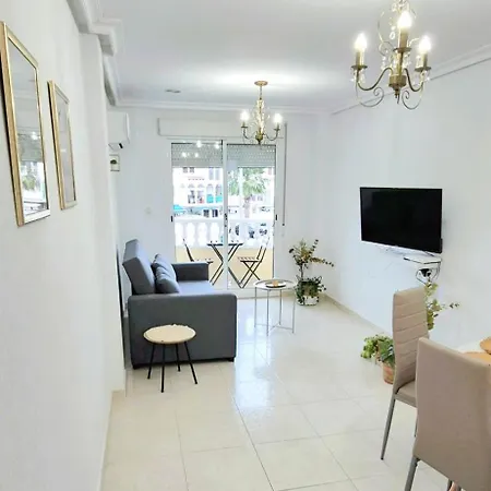 With Queensize Bed, Wifi, Ac, 5 Min Walk To The