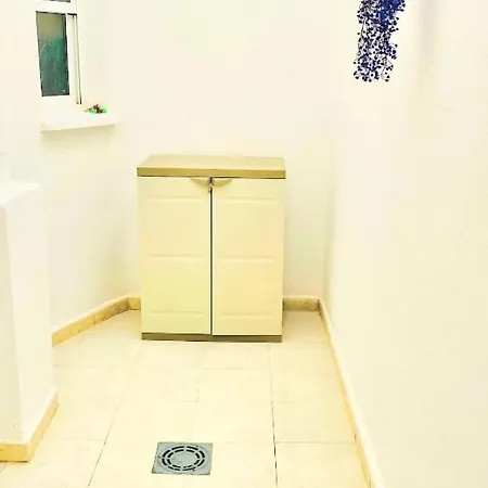 With Queensize Bed, Wifi, Ac, 5 Min Walk To The Lägenhet Torrevieja