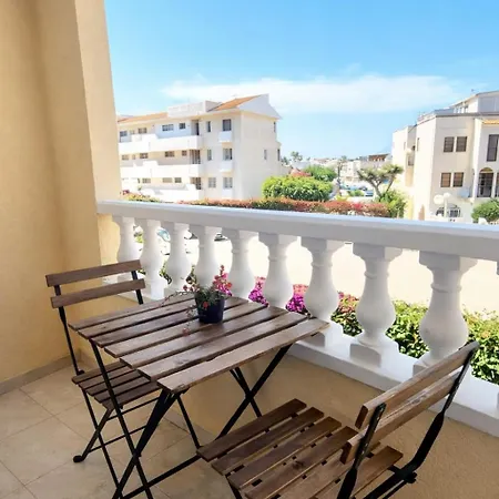 公寓 With Balcony, Wifi, Ac, 5 Min Walk To The *