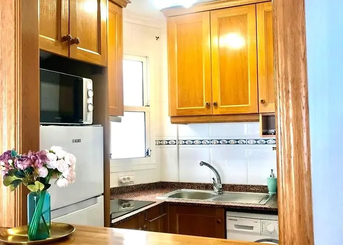 With Queensize Bed, Wifi, Ac, 5 Min Walk To The Torrevieja