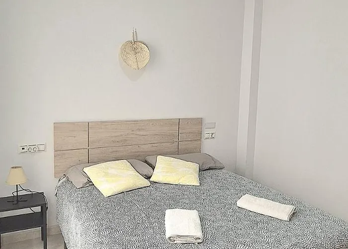 Appartement With Queensize Bed, Wifi, Ac, 5 Min Walk To The Torrevieja