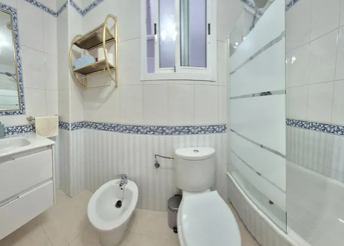 Lägenhet With Queensize Bed, Wifi, Ac, 5 Min Walk To The Torrevieja